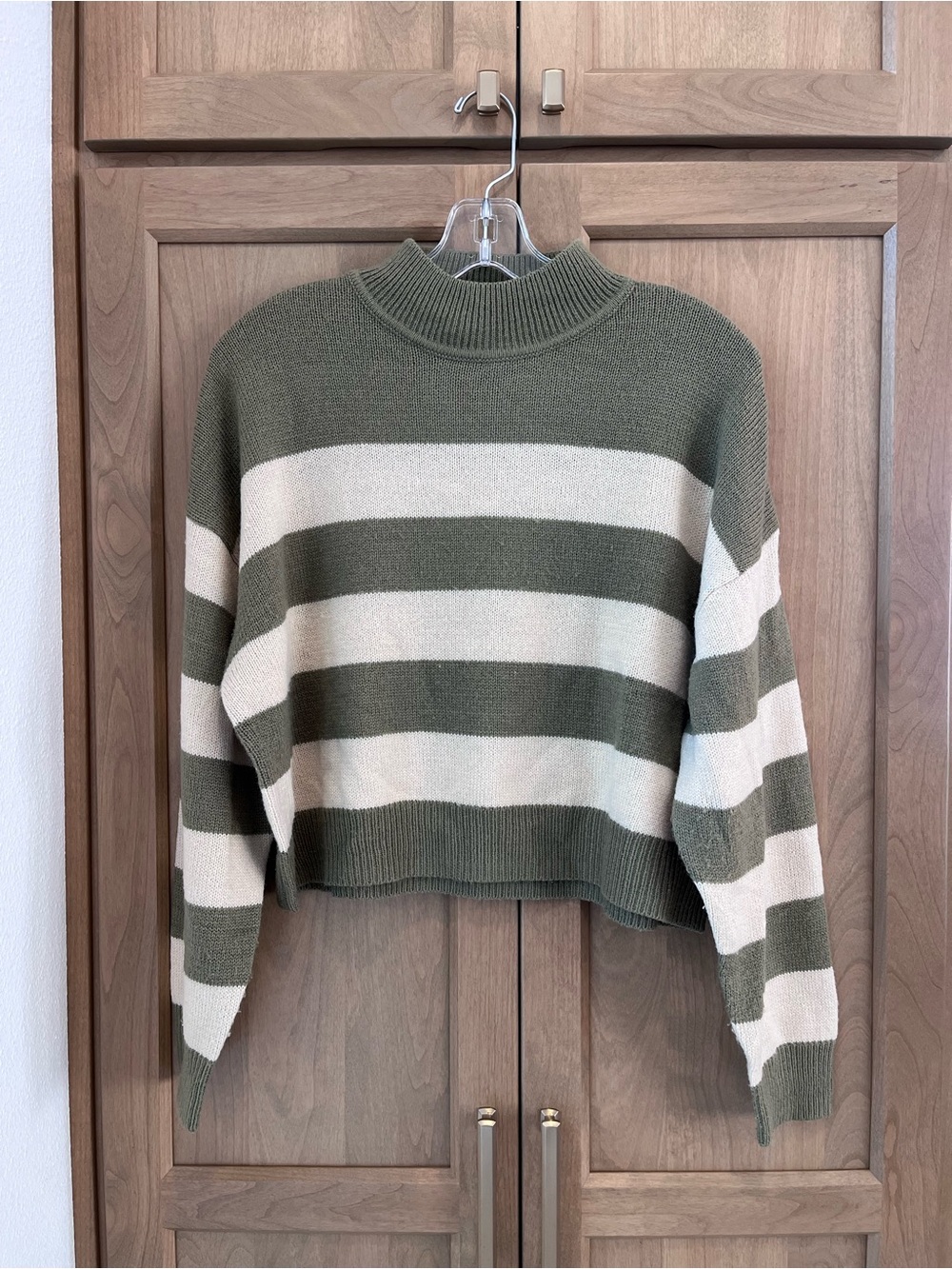 H&M green striped sweater